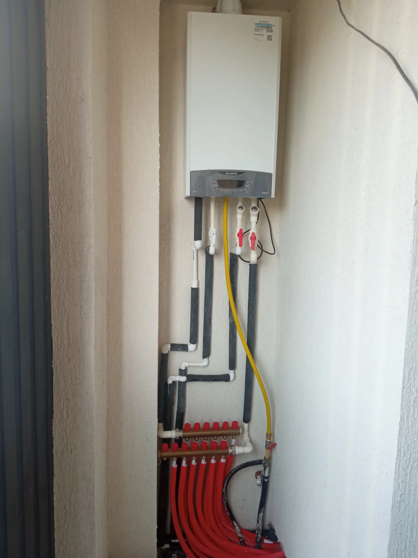 Gas boiler and heating manifold installation in Tbilisi